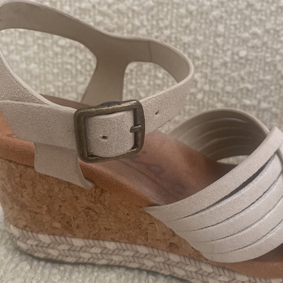 Paola Zodiac Wedge Sandals - Picture 8 of 11